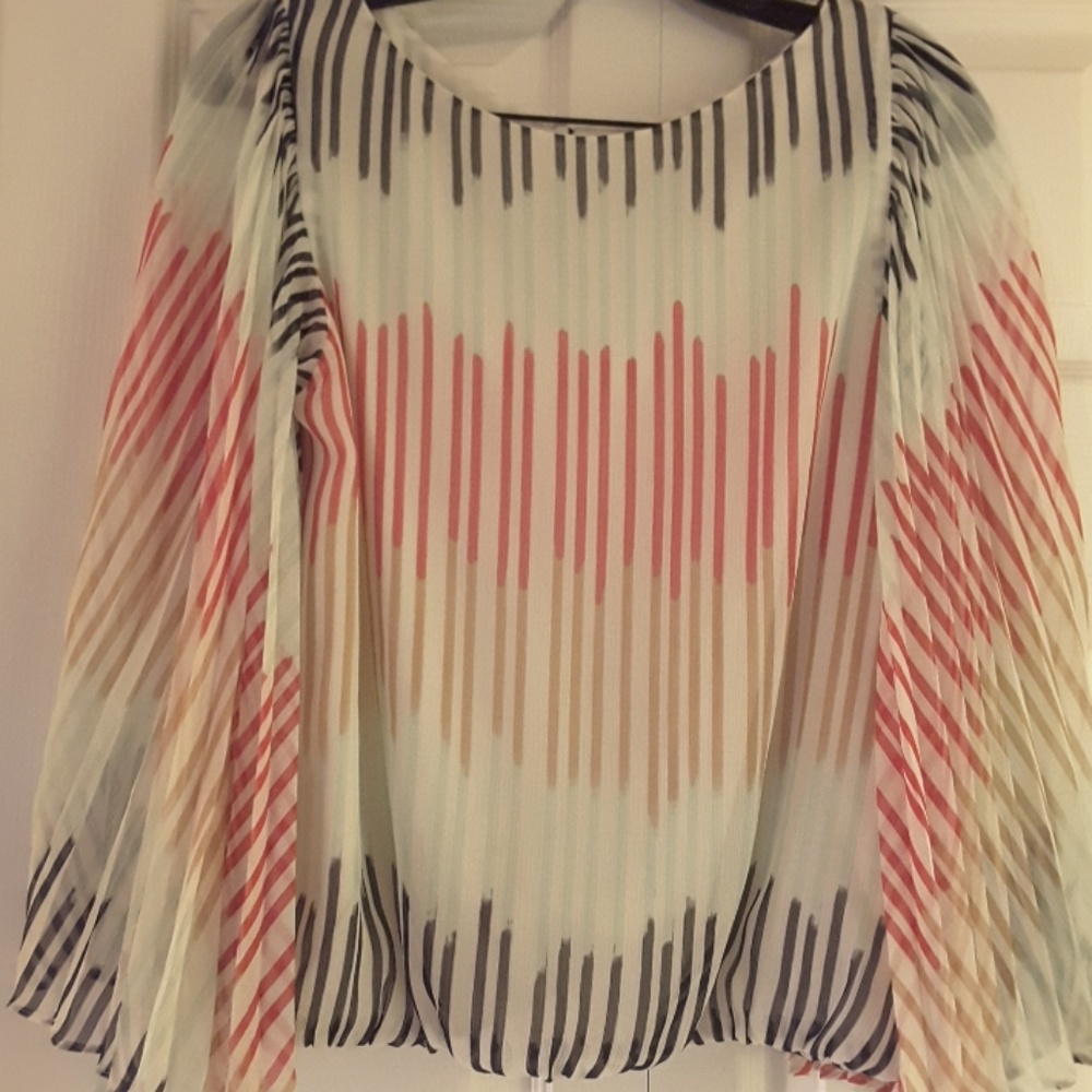 Alice +Olivia exquisite top - Picture 2 of 5